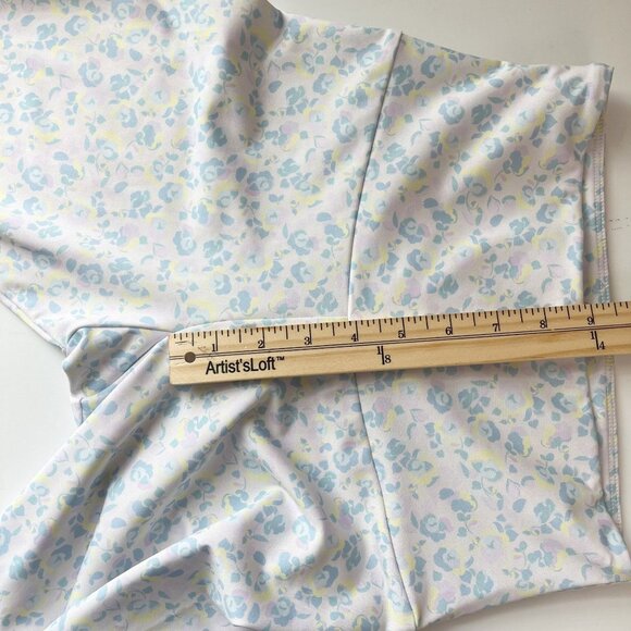 Onzie High Rise Leggings in English Garden Pastel Floral - Size XS - Picture 7 of 8
